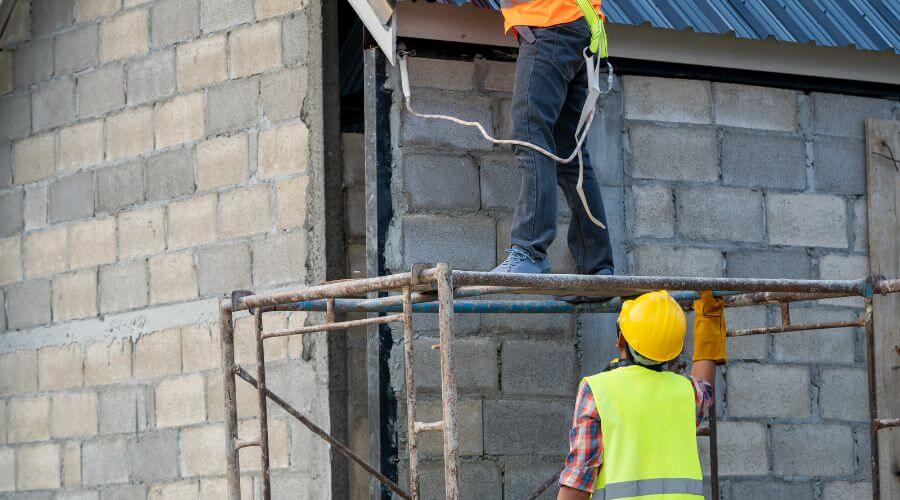 Expert Emergency Roof Repairs services in North Pole, AK